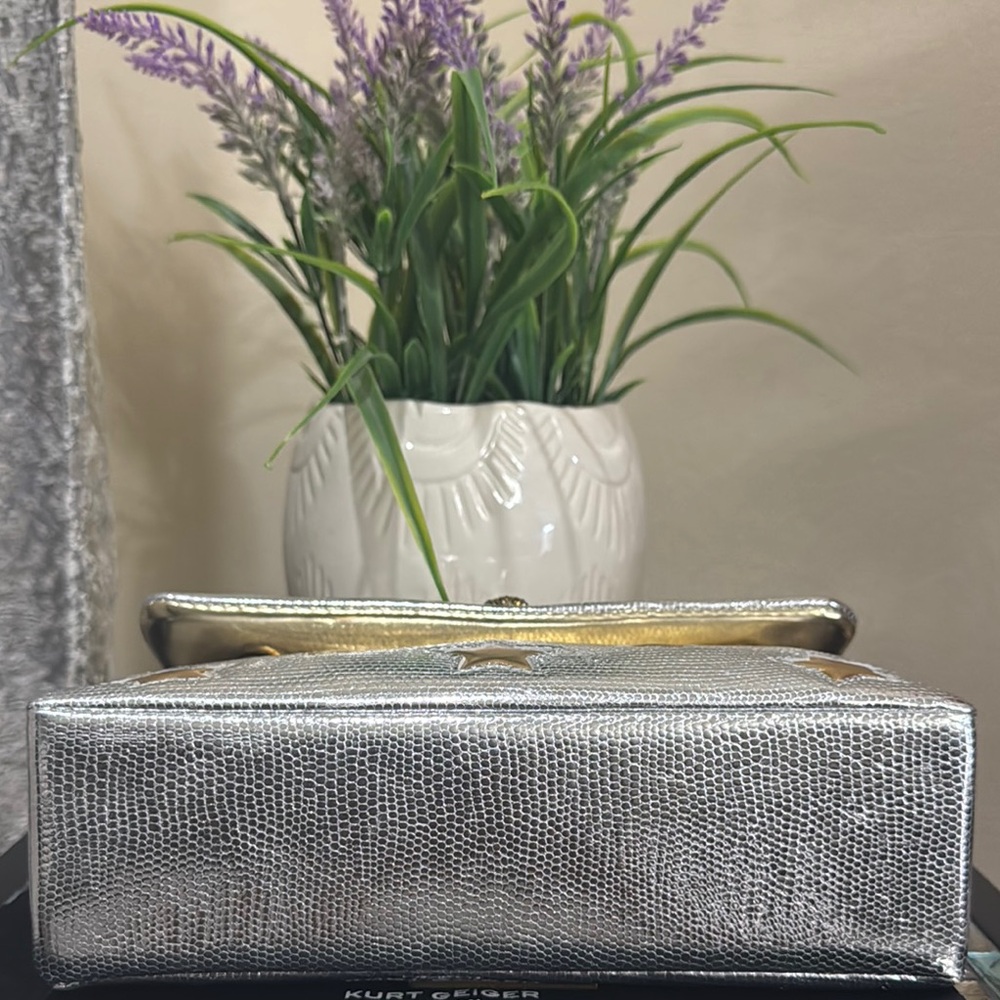 ❤️🍇🍇Host Pick Kurt Geiger Silver and Gold Shoulder Bag 🍇🍇 - Picture 15 of 15